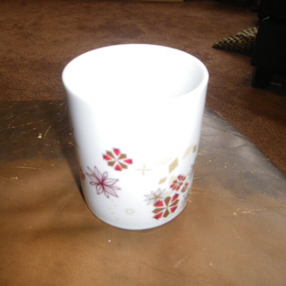 Starbucks Geometric Flower Star Pattern 12 oz. Coffee Mug - Picture 2 of 4